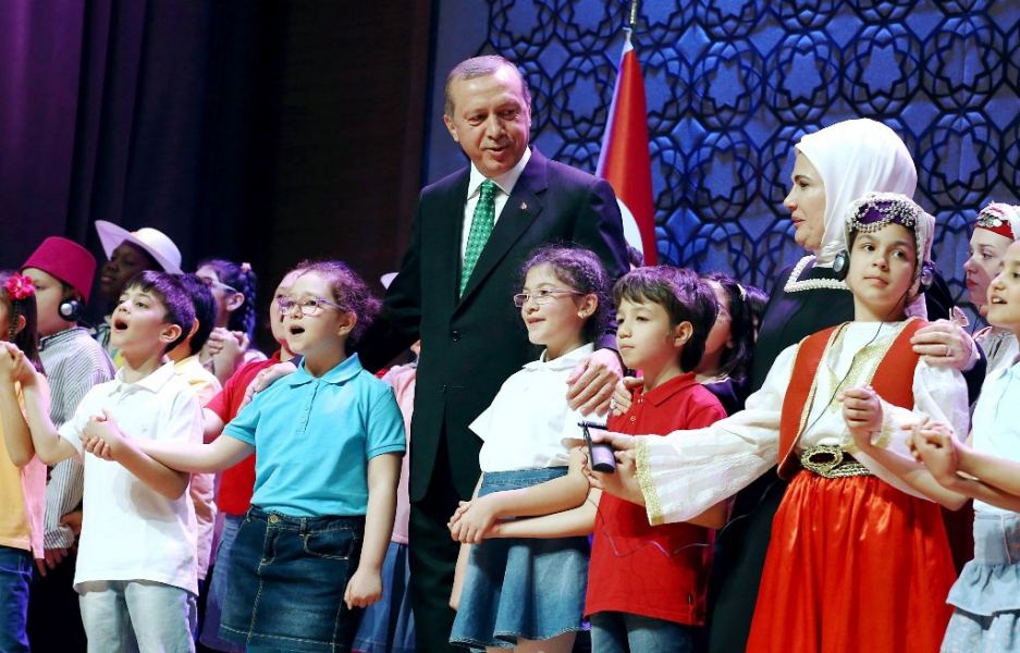 Children at Presidential Palace